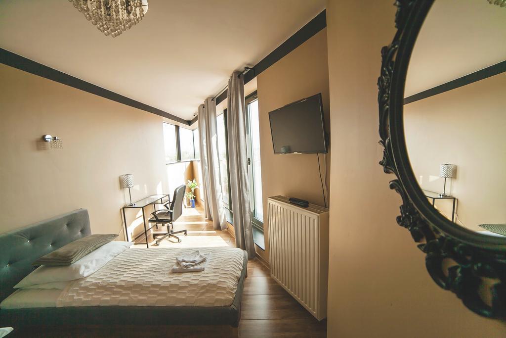 Pavia Apartment *